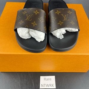 Louis Vuitton Waterfront Mule size 8.5
